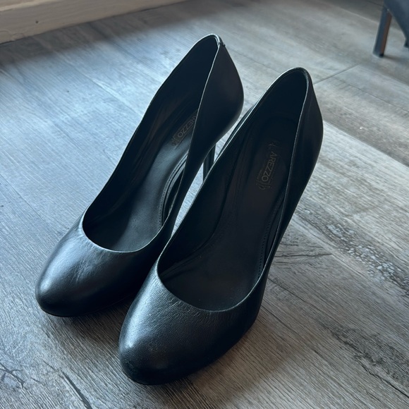 Shoes - Arezzo, Brazilian Genuine Leather Black Pumps